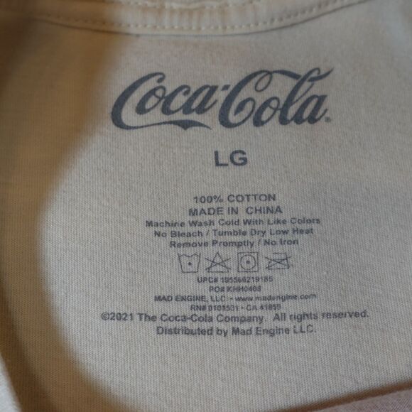Coca-Cola Company Officially Licensed Coke Shirt Juniors Large Cream Graphic Tee - Picture 3 of 14